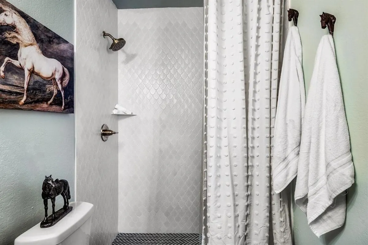 Сasa de vacaciones Villa Book Fam Clt Combo Duplex Near Uptown & Breweries! Charlotte