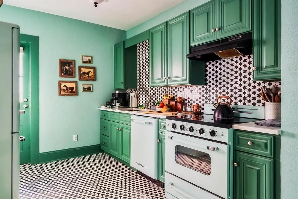 Villa Book Fam Clt Combo Duplex Near Uptown & Breweries! Charlotte 0*,  Estados Unidos